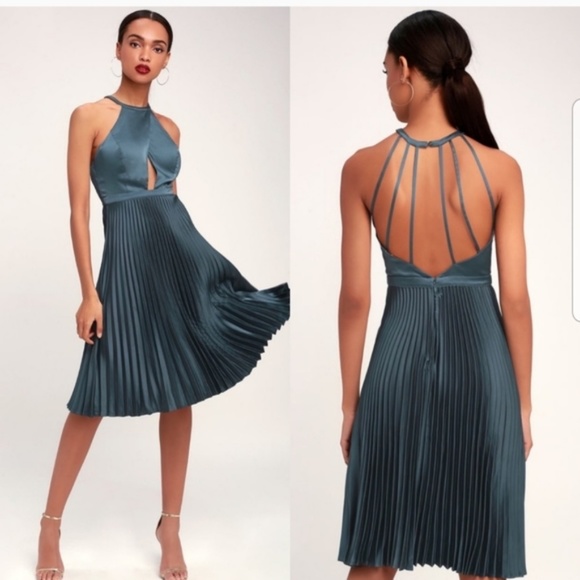 Ryse the label Dresses & Skirts - Ryse The Label Pia Pleated Dress Size M